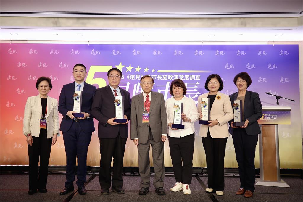 「五星市長」背後有五星市民!黃敏惠市長一日雙國、飛越2,972公里 接受遠見獎項