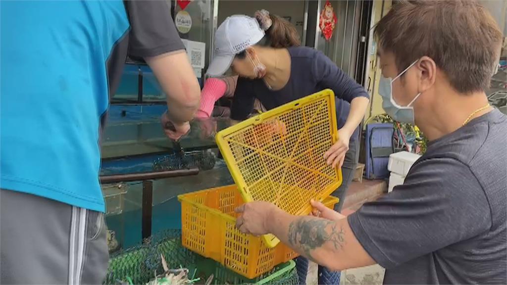 海產店水族箱沒辦法打氧氣　店裡忙得一團亂