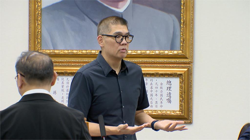 不滿柯文哲頻頻哭窮要小草捐款 覺醒小草嗆:別再假「高大上」