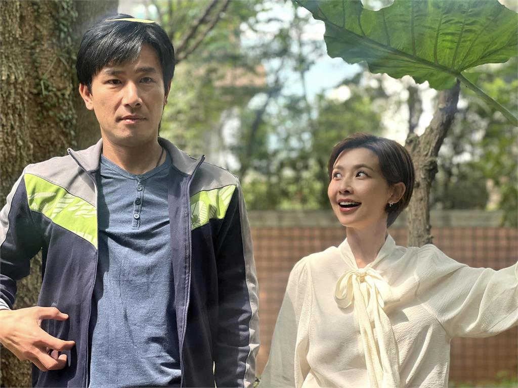 吳婉君、傅子純「宮廷風婚紗」曝光!她笑喊:歡迎來《愛的榮耀》蠟像館
