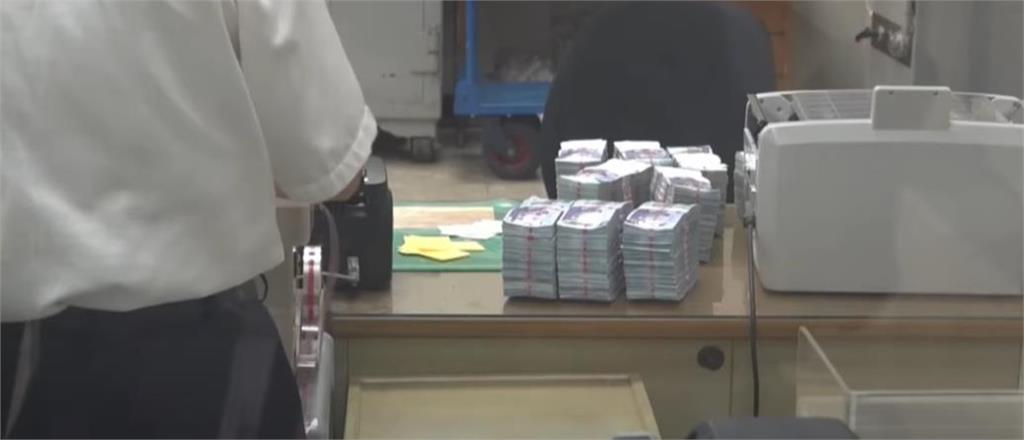 柯文哲交保踩線遭告發G了?沈富雄見「小草拱阿北選2028」搖頭:他只剩1條路