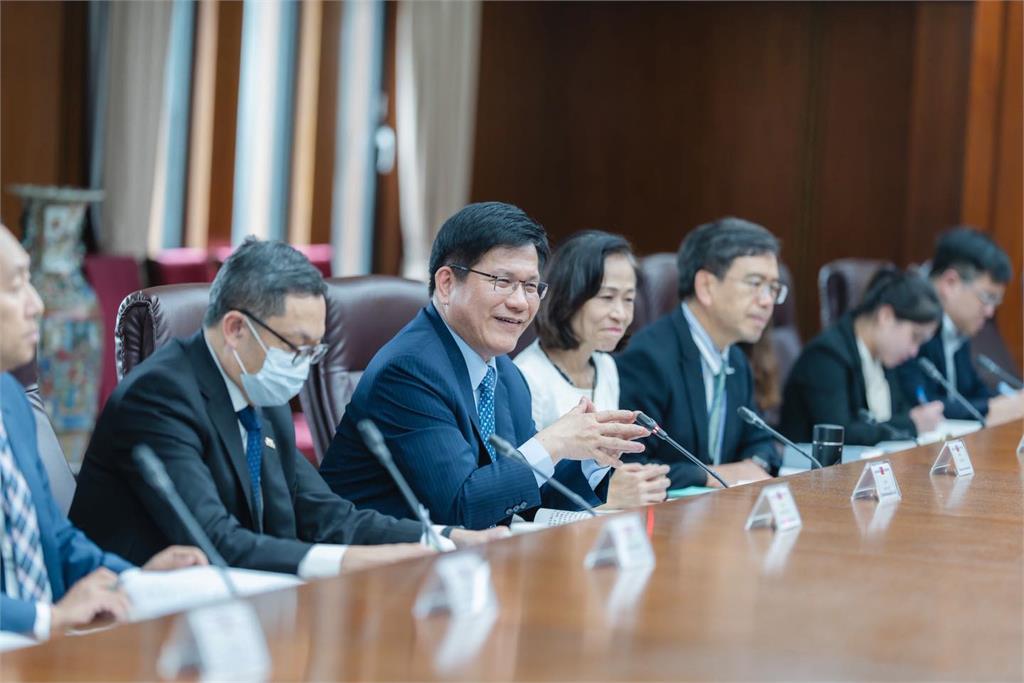快新聞/外交部、勞動部雙部長會議 林佳龍:共推國際人才交流