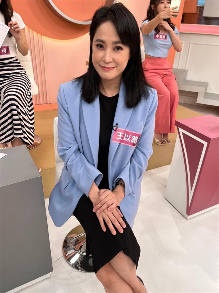 《姊妹靚起來》王以路爆料以前愛戴超長假睫毛弄巧成拙像人妖!方琦形容自己「長了胸部的兄弟」