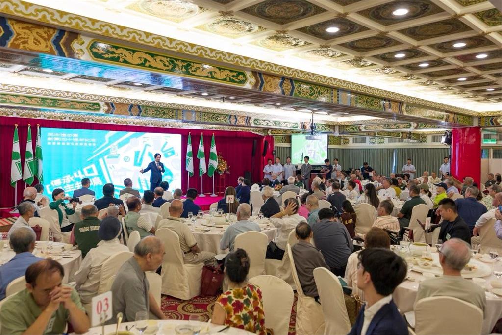 飯店吃飯驚見「白髮老翁」竟是游錫堃！「78歲近況曝光」網看淚：水牛伯辛苦了