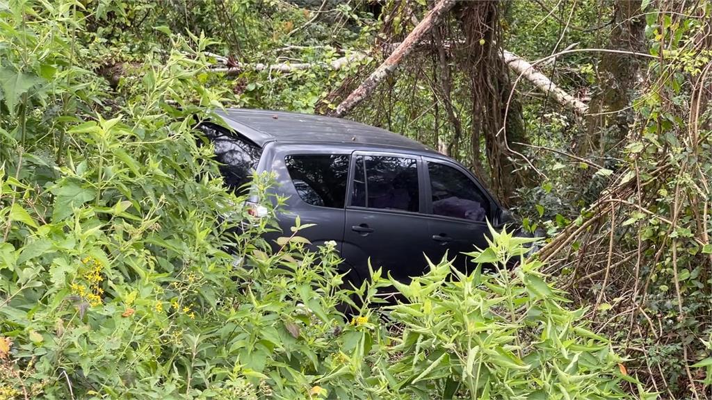 武嶺恐怖車禍！ 婦疑疲駕衝對向"失控墜谷"幸僅輕傷