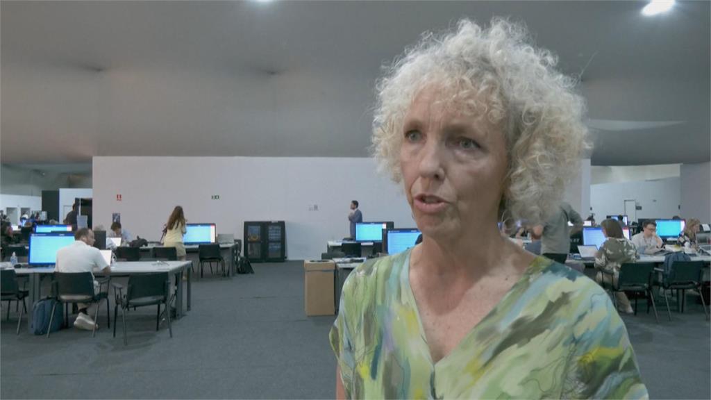 COP30巴西峰會驚魂! 「屋頂燒破洞」爆大火13人嗆傷