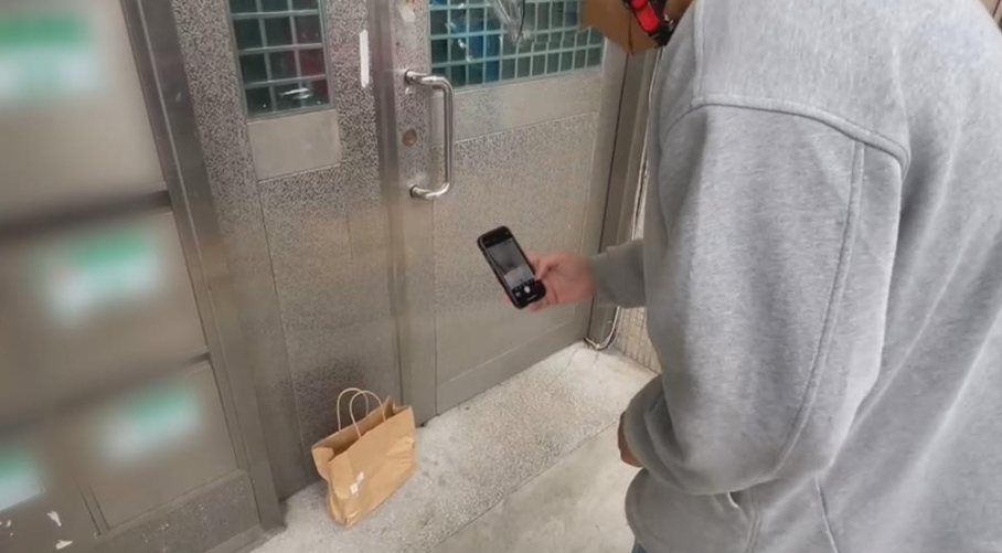 人美真好?妹子訂餐「常多拿1杯飲料」 外送員解答:我也會送客人喝