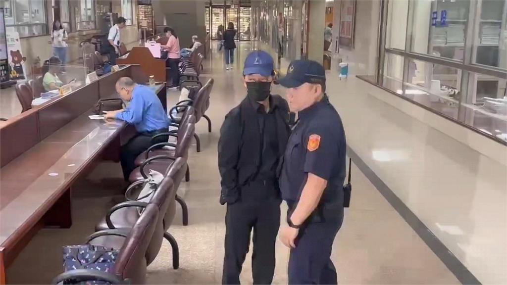 柯露齒笑!京案再開庭彭振聲作證 週刊爆柯「6大親筆指令」成焦點
