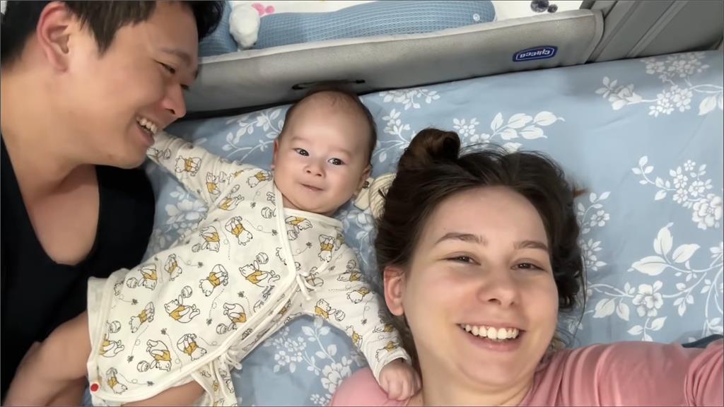 土耳其妻成新手媽　「一坐下寶寶就哭」嘆：想吃晚餐也沒辦法