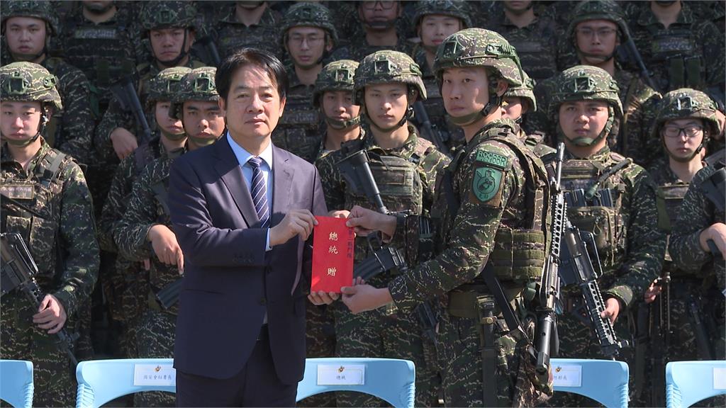 賴總統校閱「保衛首都軍隊」 宣布「調升國軍加給」 最高達1.2萬