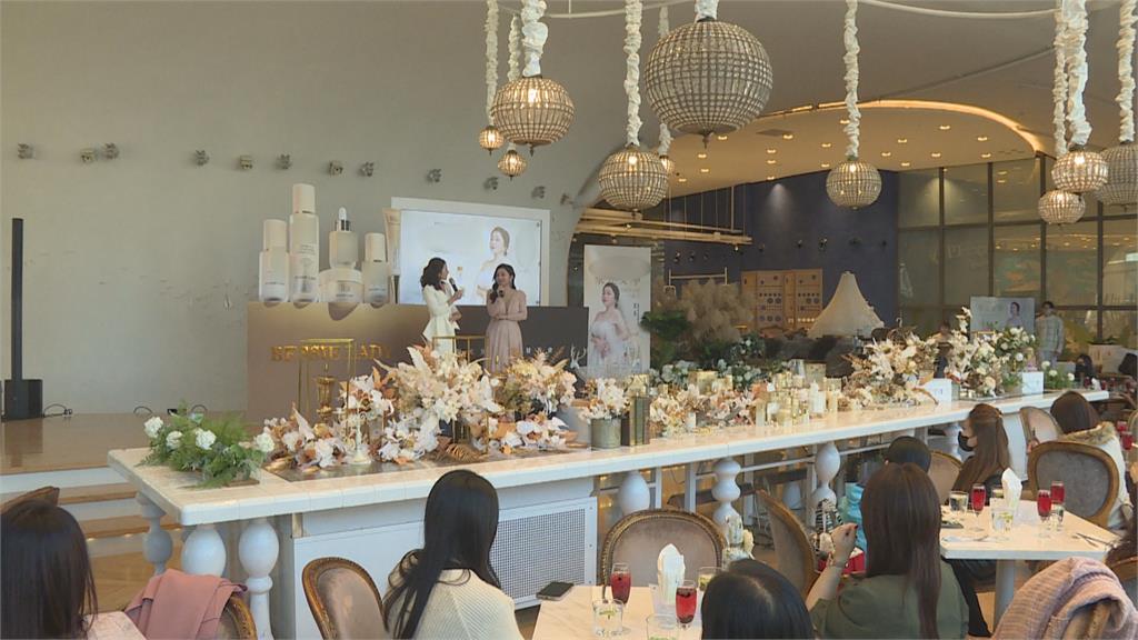 搶攻愛美商機　「天后闆妹」推自創保養品