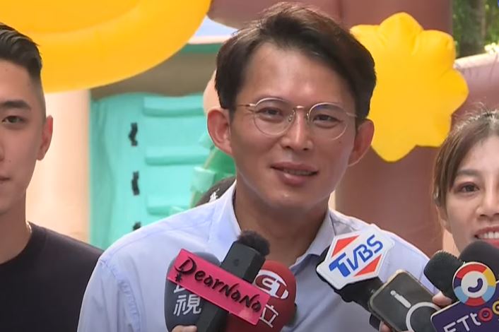 拚反罷韓秀"嘴上功夫" 欽點立院4大美男 //黃捷嗆沒水準 流於外表評論