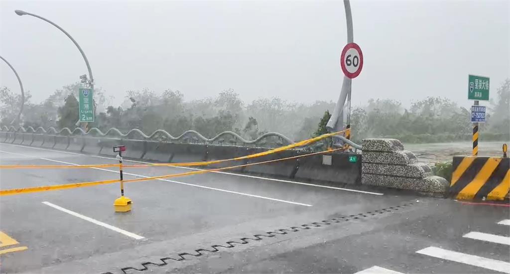 快新聞/水要淹上來了!高屏溪、旗山溪水暴漲 3橋緊急預防性封閉