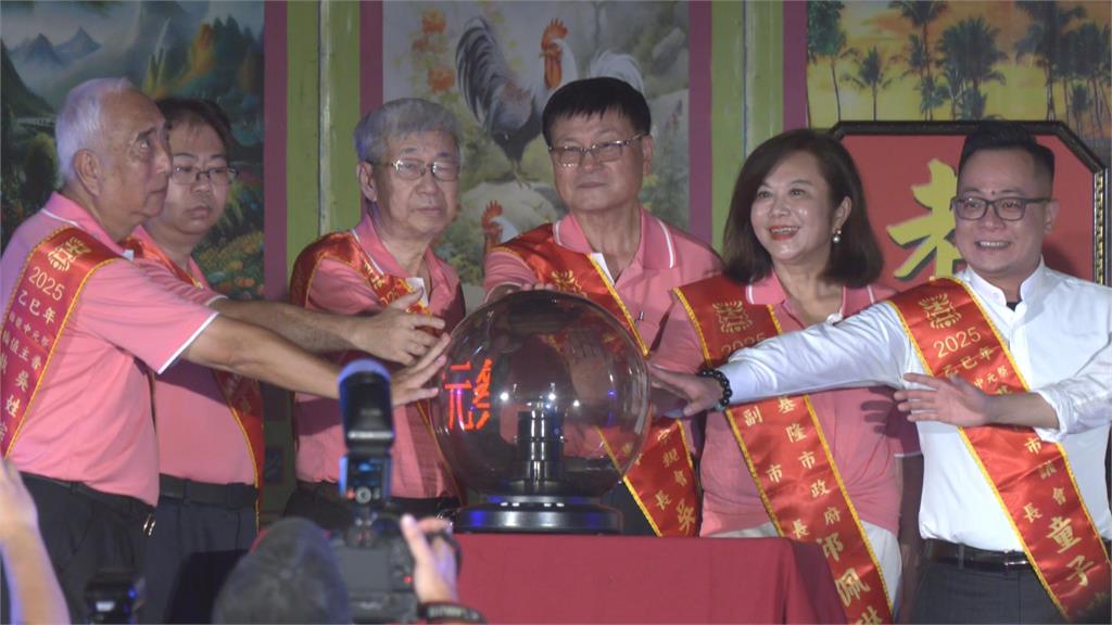 鷄籠中元祭主普壇開燈放彩儀式　點亮基隆祈福平安