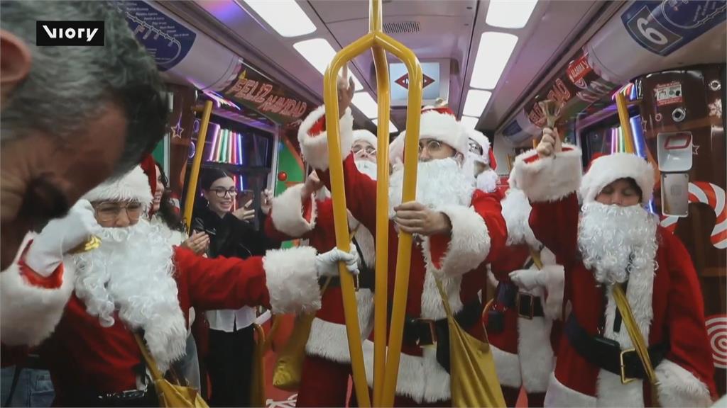 耶誕節將至!馬德里推出耶誕列車 耶老上車與乘客同歡