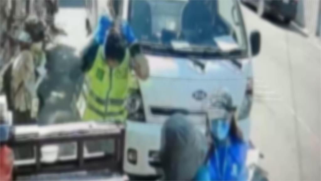 要趕蚊子卻招來虎頭蜂！登革熱防治6人遭攻擊緊急送醫