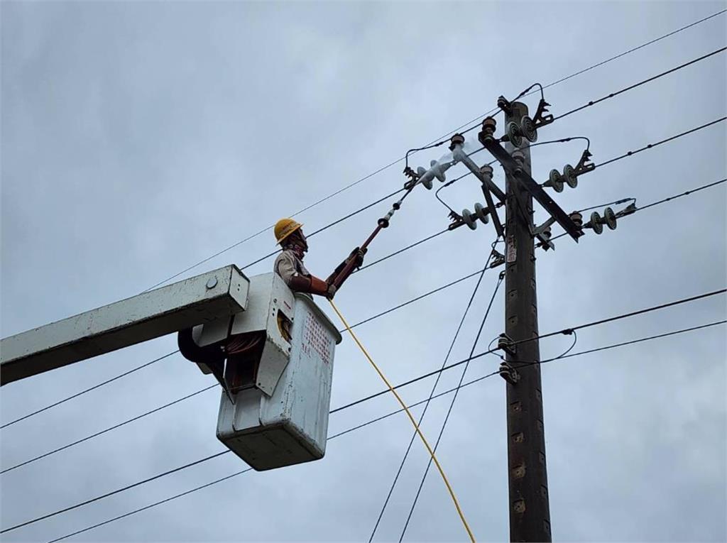 快新聞／「強風豪雨加視線受阻」恐增搶修難度！　台電提早動員備戰強颱