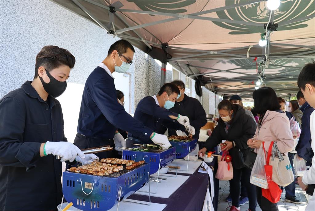 新泰歲末祝福聚善緣 點亮心燈傳愛暖人間