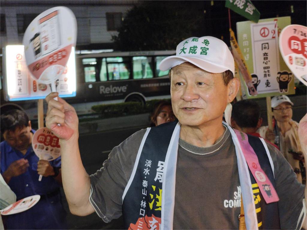 金馬男星陳慕義現蹤夜市挺罷!「扯嗓嗆聲畫面曝光」高喊:726守護台灣