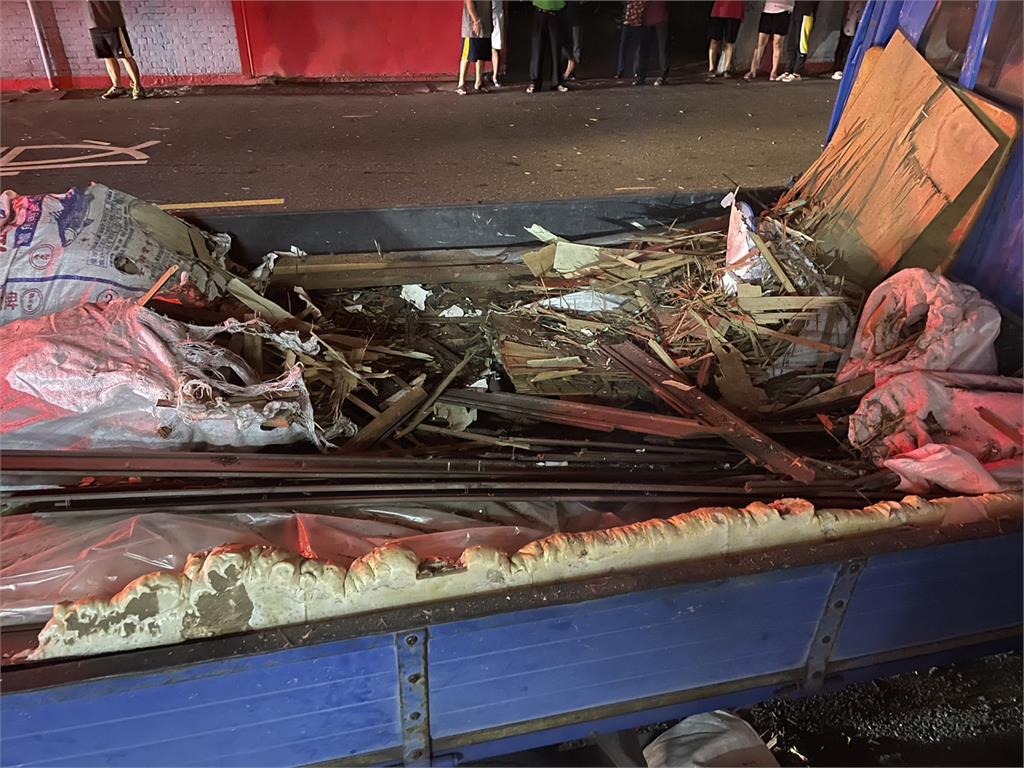 快新聞／台南安南鐵皮工廠爆炸意外　4工人搬運廢棄物遭炸傷