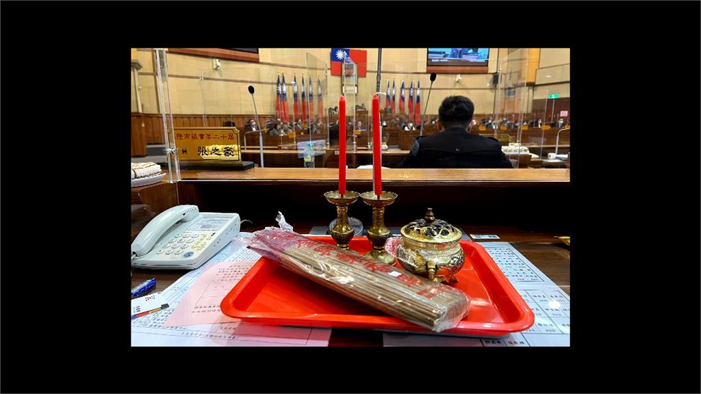 謝國樑市政會議前請牧師禱告 綠議員:台灣不是政教合一國家