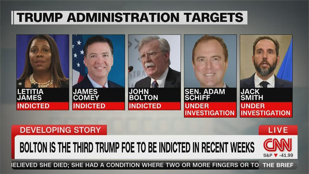 川普追殺？美前國安顧問遭起訴　「涉18罪」每項最重判10年