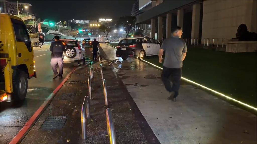 基隆毒駕男拒檢撞巡邏車　撞斷多處鐵桿衝廣場遭壓制