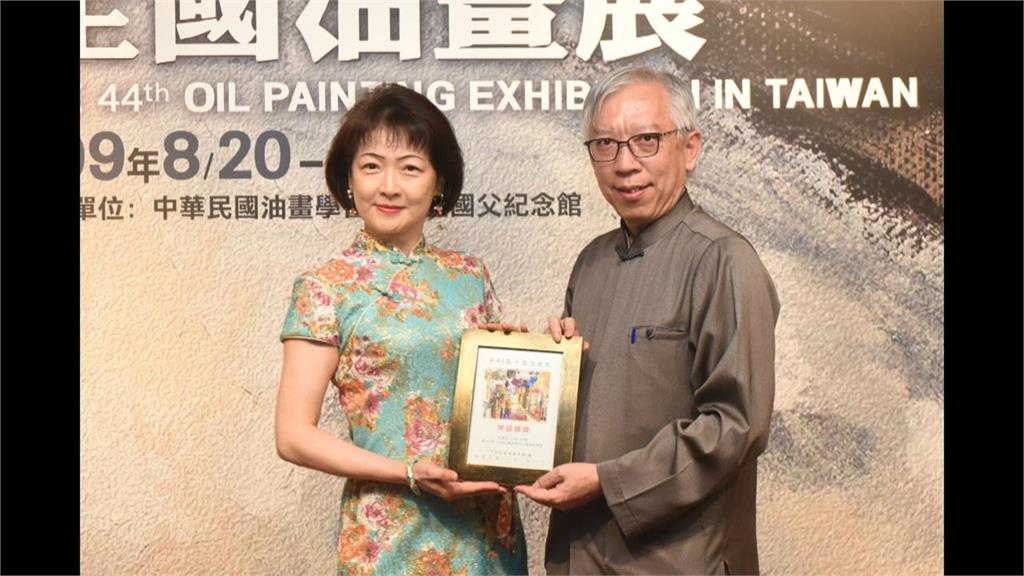 高虹安二審「旗袍法官」講話濃濃ㄦ話音!演講影片遭挖…網:戲曲學校出身?