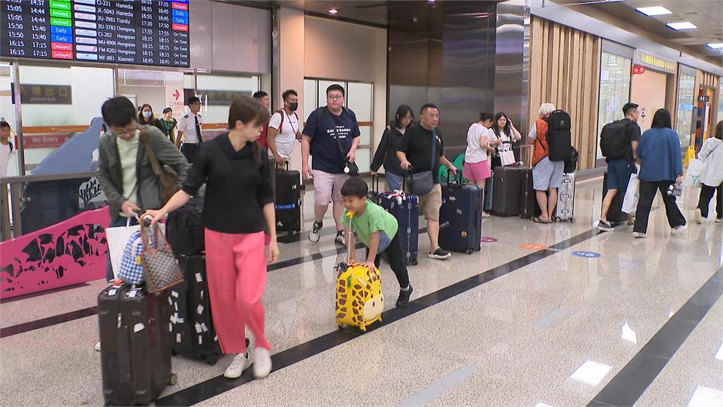 獨/大罷免投票日倒數 國航機長廣播:為民主加油