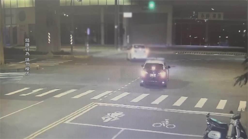 左營街頭警匪追逐！　嫌沿路擦撞4車釀3傷自撞路樹落網