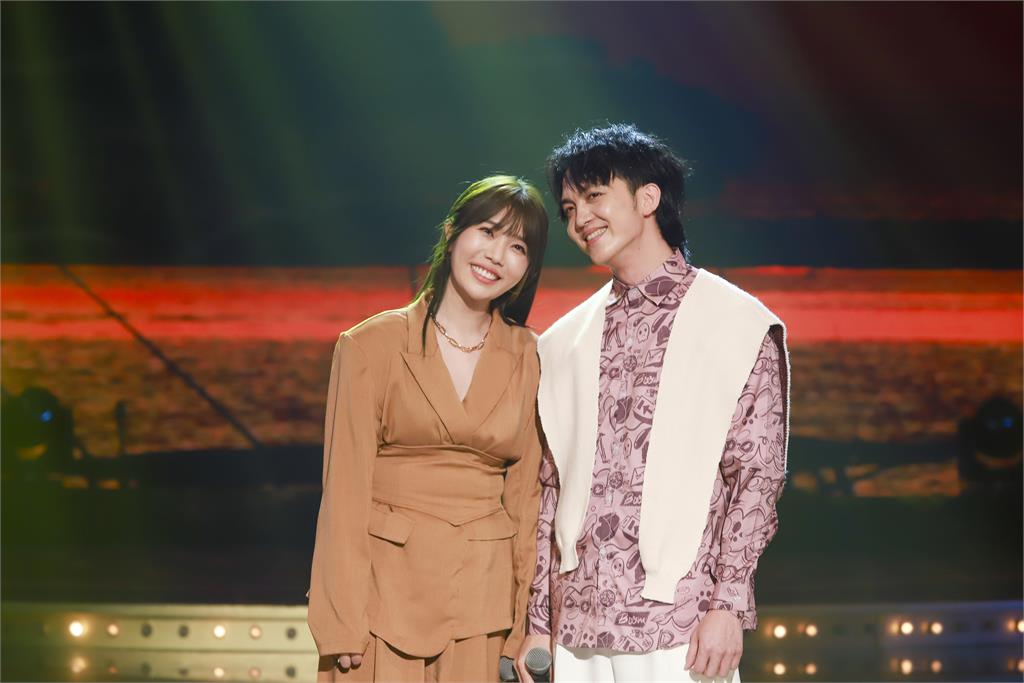 《超級冰冰Show》全方位收視冠軍!最高收視2.36落在「忠蓁不二」CP原地結婚