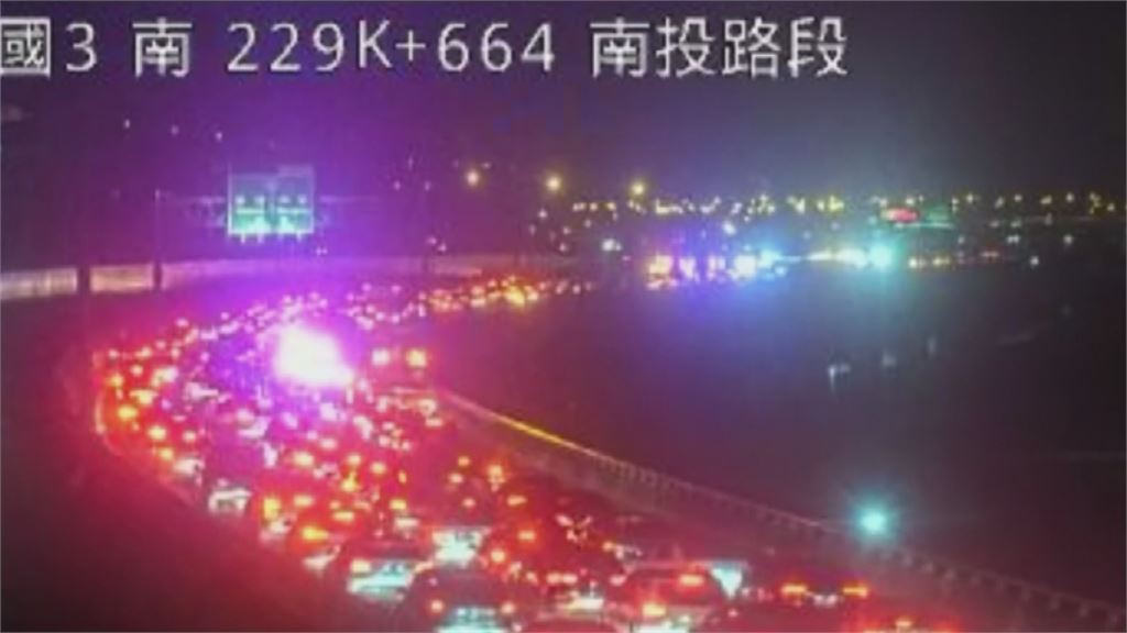 國三「5車追撞」男頭部挫傷　役男救援發現「竟是親哥哥」