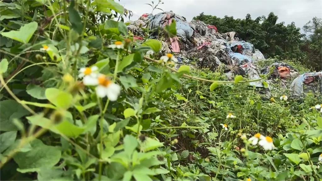 高雄竹寮違法堆80噸垃圾山長達5年! 環保局稱為「保全證據」無法處理?