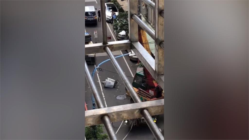 悚！巨大洗衣機從六層樓高墜地 　嚇壞住戶