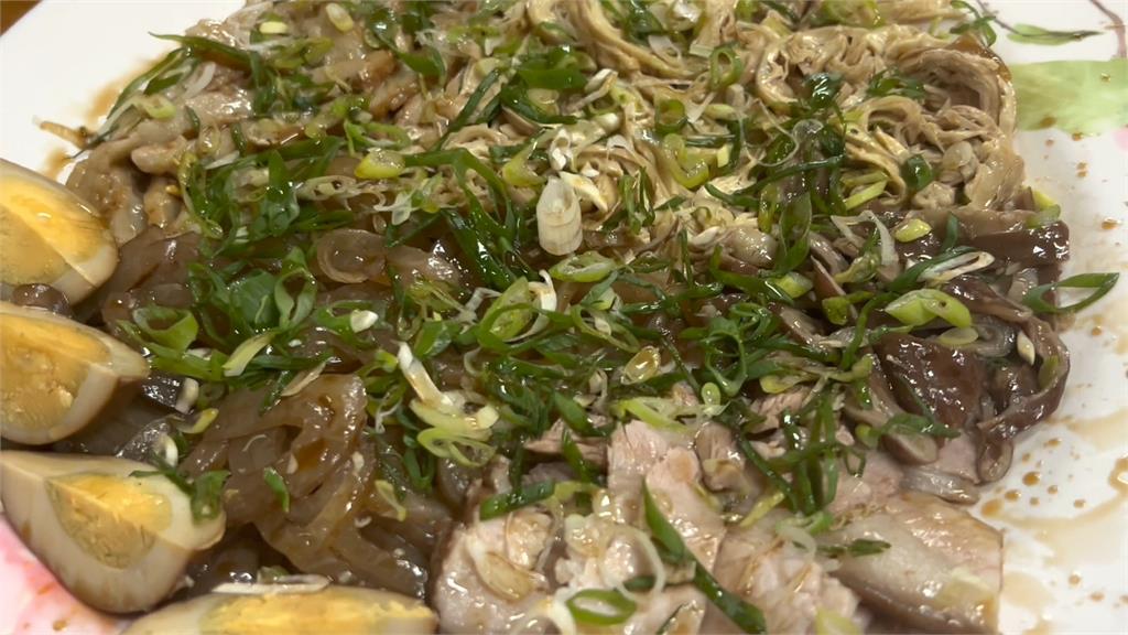 台灣趴趴走/麻醬麵系列濃厚飄香!肉燥、扁食、榨菜肉絲皆速配!各種麵條都很美味!