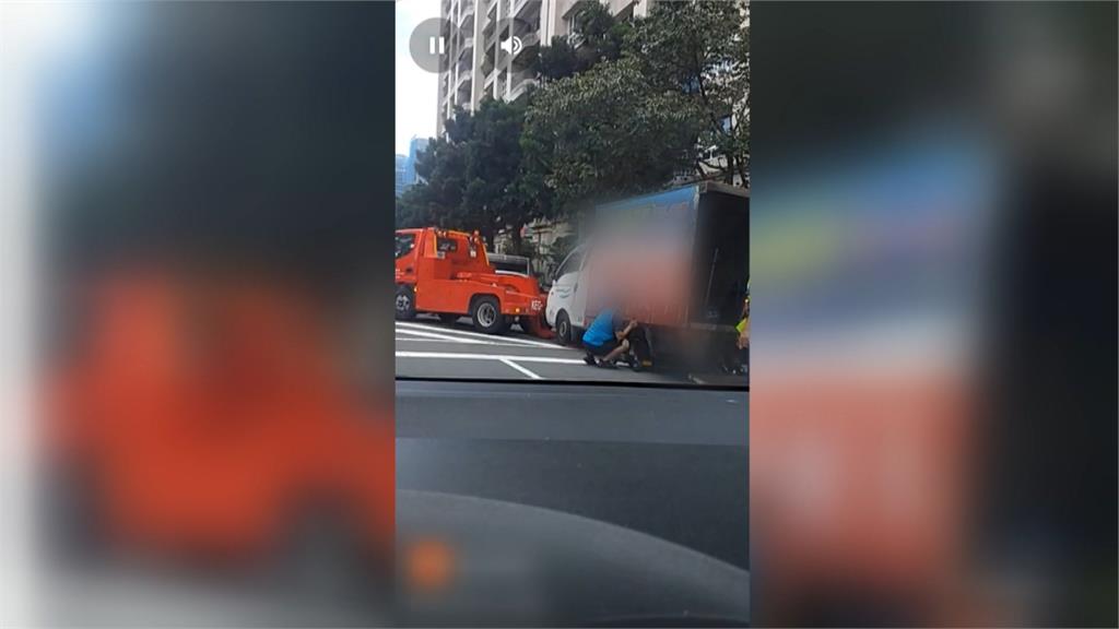 秒速拖車聞名!這次拖吊「掉漆」 沒做好這件事害拖吊車輛保桿損壞