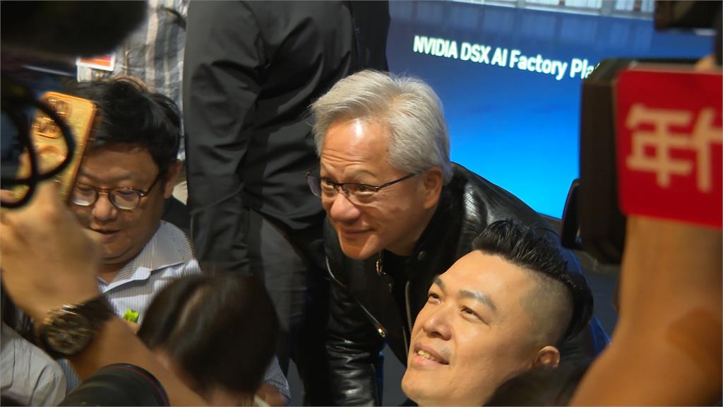 黃仁勳記者會300家媒體擠爆現場　蔡力行同台展示新晶片