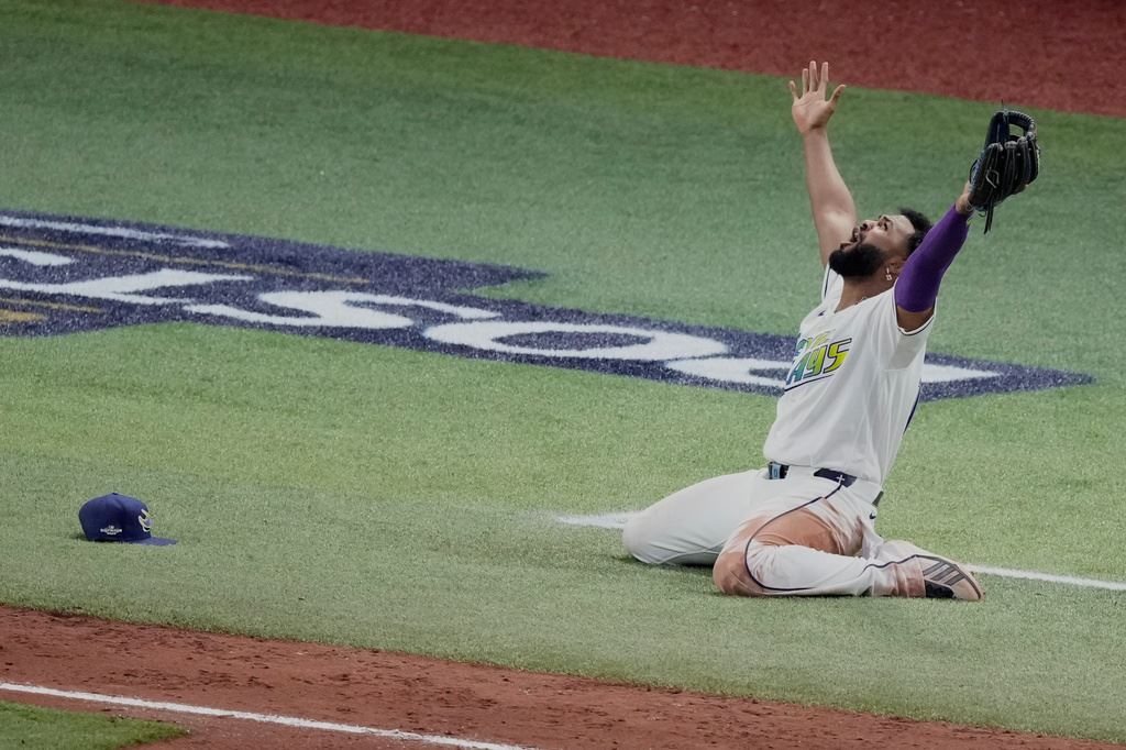 MLB(影)/生涯季後賽首轟來得正是時候!光芒年輕三壘重砲手終於一吐悶氣炒熱氣氛