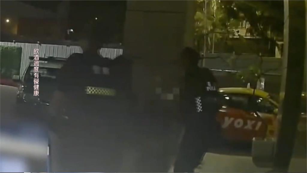動口又動手！醉女搭霸王車　言語挑釁、動手攻擊員警