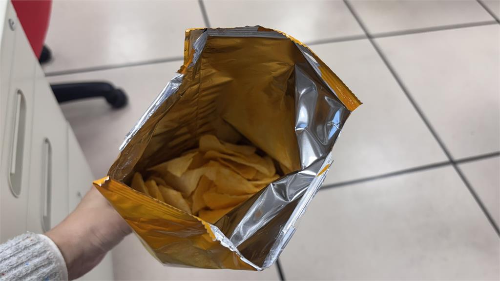 「塑膠袋」丟錯恐被罰6000元！環保局曝「3特徵」分辨丟垃圾還回收