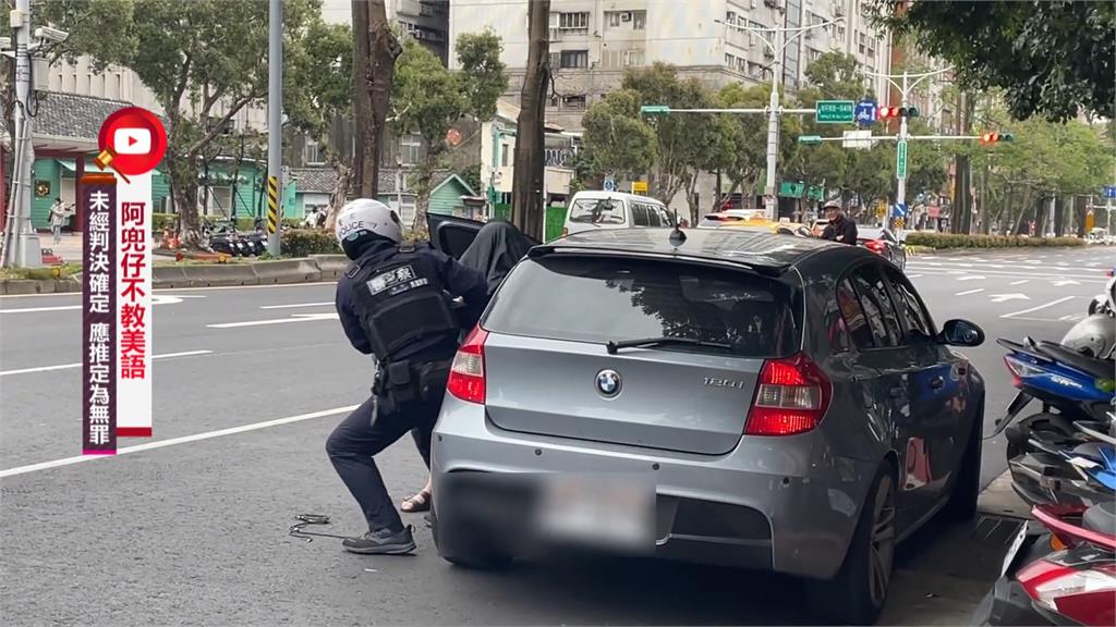 畫面曝光!男拒檢遭警拔槍威嚇 網友一面倒力挺強力執法