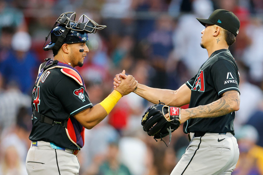 MLB(影)／擊球初速82公里的軟弱安打價值連城！亞瑞納多展現老將真正價值