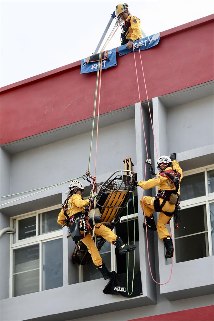 快新聞／楠梓產業聚落更安全！後勁分隊、特搜第一分隊啟用　陳其邁親曝期許