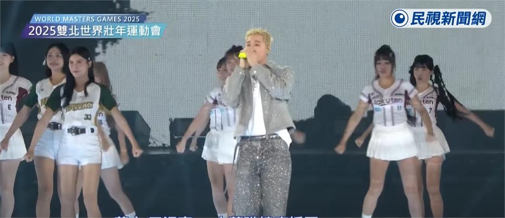 世壯運/周湯豪開幕式合體48位啦啦女神!口誤出包喊「世大運」深夜道歉了
