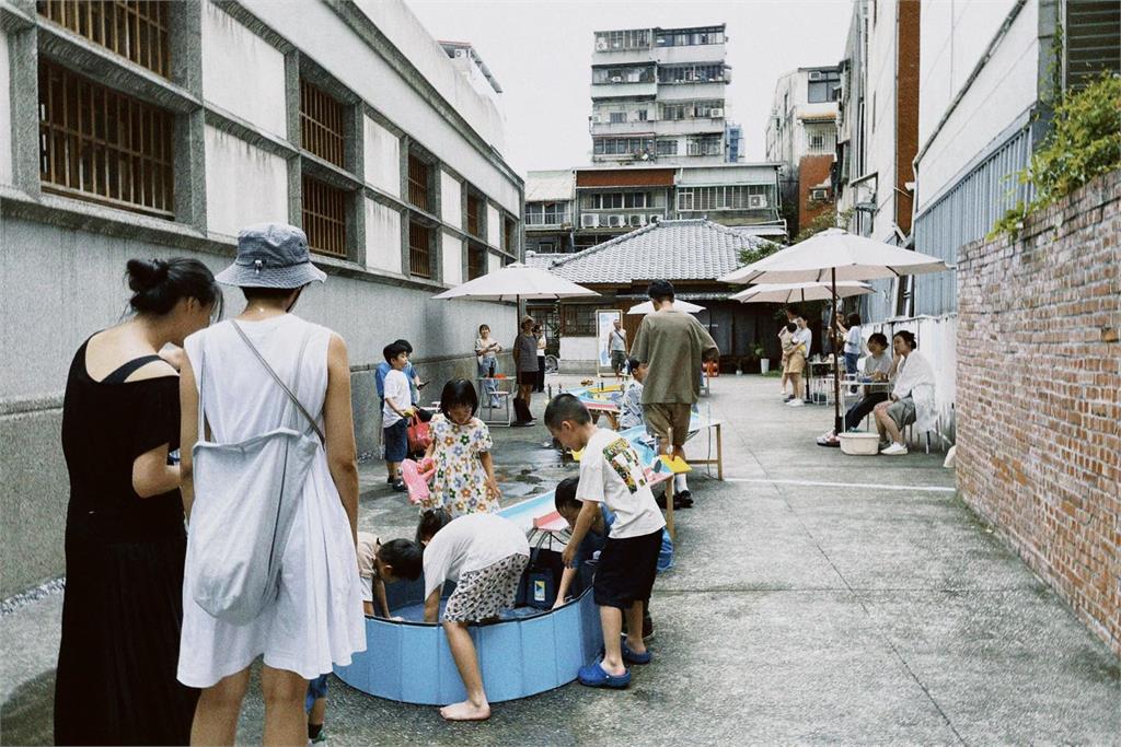 快新聞/