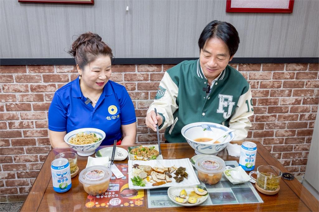 快新聞/賴總統訪中配老闆大啖包公私房麵 郭明華讚:有愛的政府讓我好命