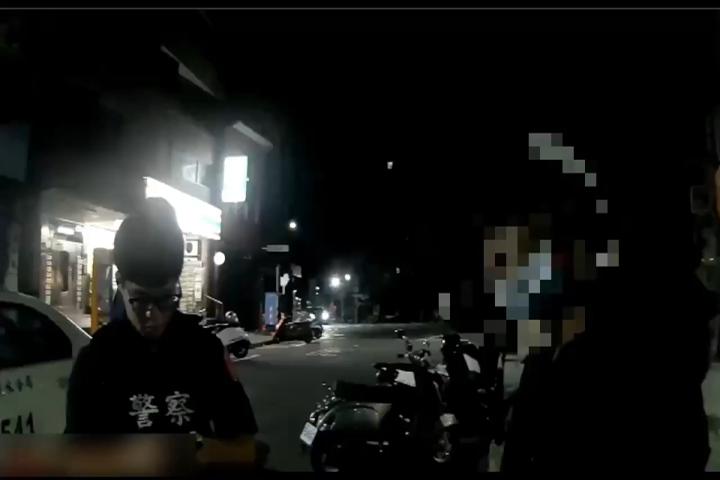 恐怖惡狼! 男子接連闖民宅伸狼爪 被害人求救遭毆打