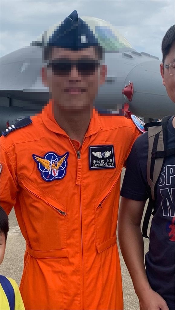F-16飛官辛柏毅去年5月才結婚!度完蜜月「返台48hrs就出事」私下暖心行徑曝