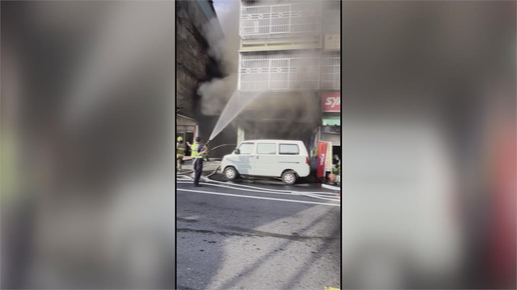 疑電動車充電釀禍！南投透天厝火警　退休消防員目擊火場畫面