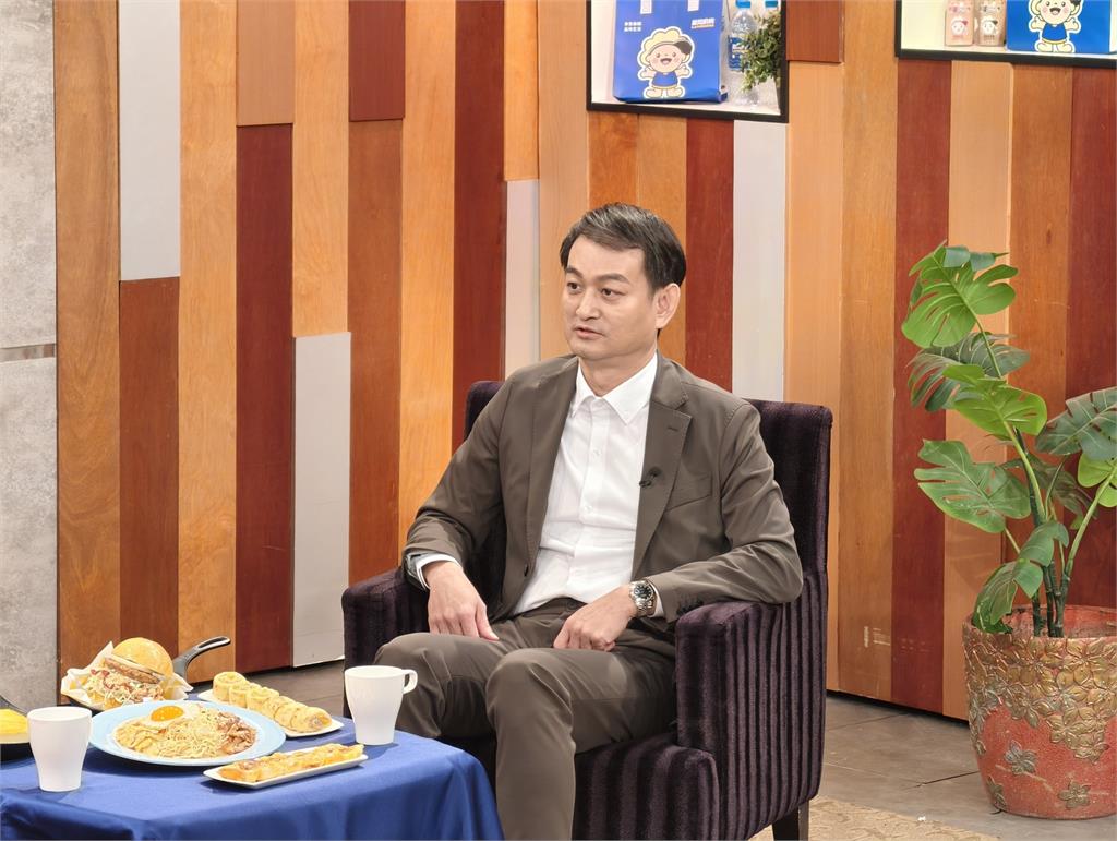 素還真撞上南霸天 台味與俠味跨界對話